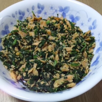 実家から小松菜をもらったので作ってみました～ごま油の風味が美味しくて、ご飯が進みました♪